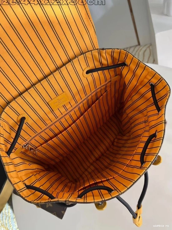 WIS MM-38*44*12.5CM Christopher Backpack Louis Vuitton 1202